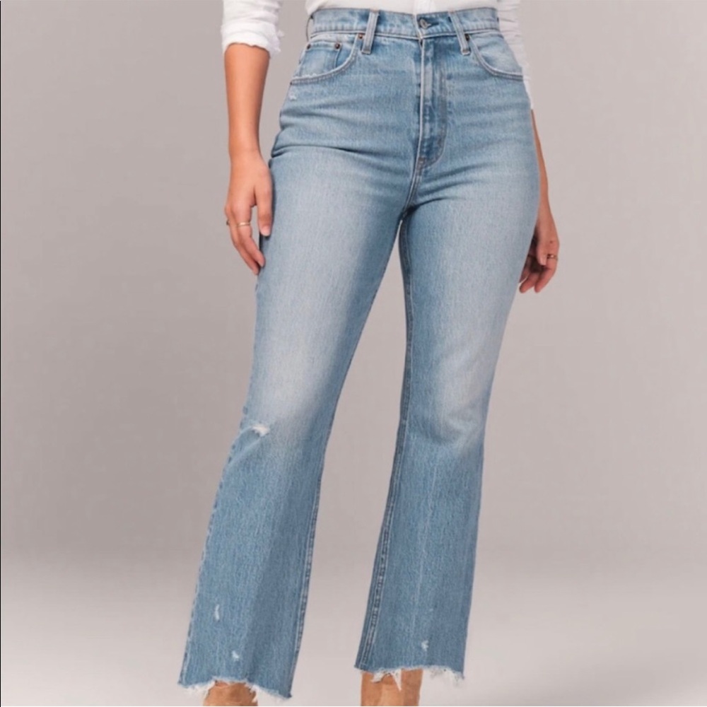 NWOT Abercrombie & Fitch Ultra High Rise Kick Flare Jeans 25 regular